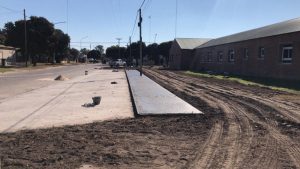La vereda del Jardín hace también de tope de la dársena de estacionamiento 