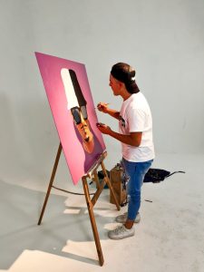 Ahora Diego pudo rentar un estudio para poder pintar con mayor comodidad 