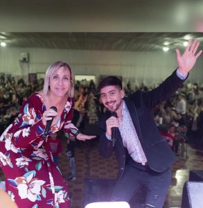 Los famosos locutores, Analía Bocassi y Agustín Gonzalvez serán, una vez más, los conductores de llevar adelante el evento