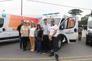 La Presidenta Comunal de Elortondo, María Isabel Bosco, y el candidato al cargo, Angel Yocco, celebraron la llegada de una nueva ambulancia.