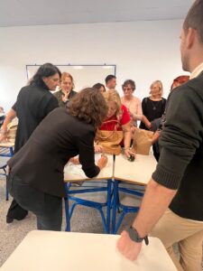 Di Gregorio entregó aportes al Centro de Jubilados