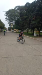 Andréa Ponce de León compitiendo en J.B. Molina