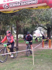 Miguel y Gonzalo Riera en plena competencia en J.B. Molina