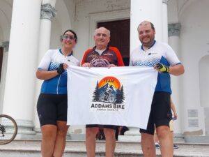 Andrea Ponce de León, Miguel Riera y Gonzalo Riera en Paraná - Competencia de 7 pueblos y 7 iglesias en un recorrido de 75 km