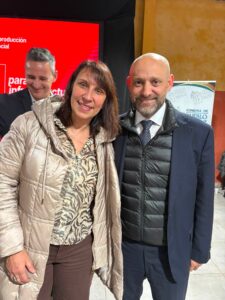María Laura Mozzi (Gobierno de Villa Mugueta) junto a Gustavo Puccini, Ministro de Desarrollo Productivo de Santa Fe